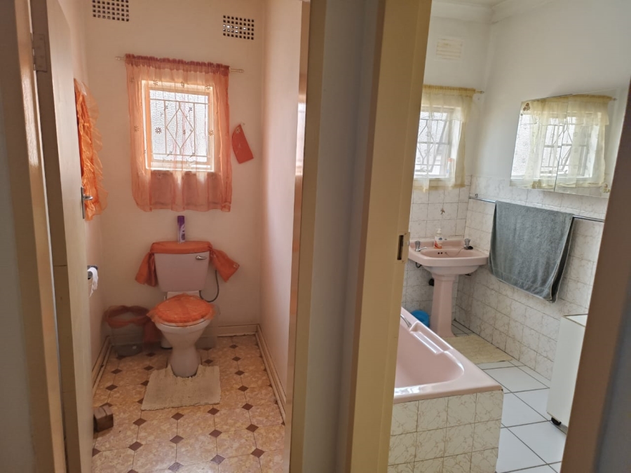 To Let 3 Bedroom Property for Rent in Oos Einde North West